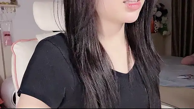 Yuyu-baobei - cô bé thuần khiết có cây viết trong qần