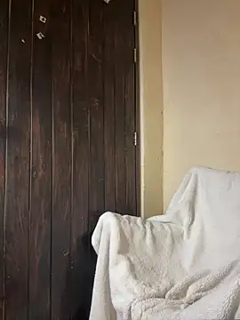 Linaroby - Fingering pussy🐱