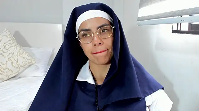 ClaraMariaMon - make me squirt