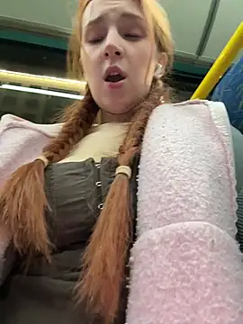 Katexxxx - underboobs on bus ❤️