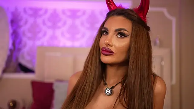 SiennaChantall - Let me Suck You with Eye Contact