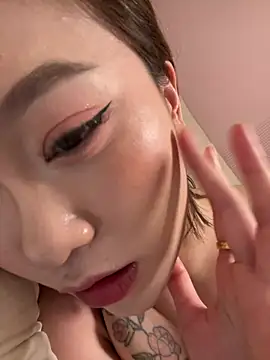 Daidai525 - 🎀看看大胸 look at big breasts