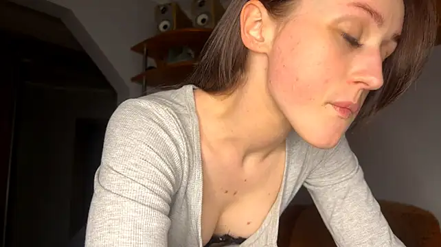 ShannanWohlers - Flash and tease with my bra <3