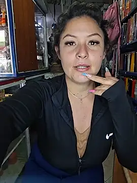 Isa_bella95 - Shows naked shop