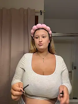 Latinamommy26 - Nipple clamps 3 mins