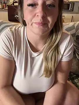 Poppyshaw_ - Boobs out 5 mins 🔥