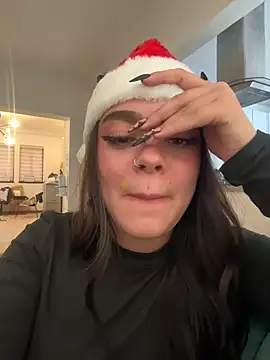 Lummii_ - Showing breasts close to the camera