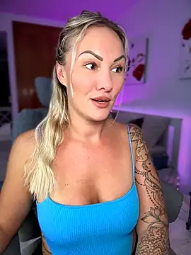 NastyMilf_ - 🦋SHOW ASS IN SHORTS & BOUNCE IT🦋