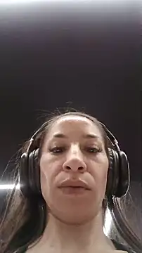 NahomyCarther - flash wet tits in the gym