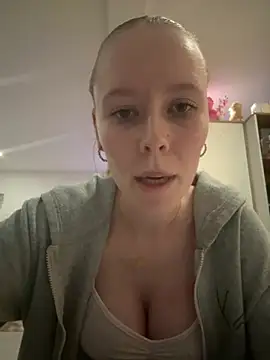 JanaLady - Tease Boobs