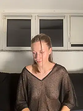 Laurasommer - Naked + 5 min toy Control
