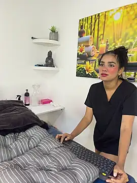 Spa-Girls - INTENSE FINGERING CLIENT PUSSY