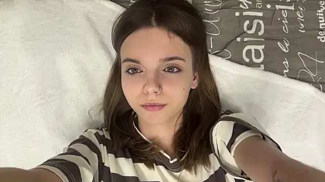 LisaPorse - show feet + smile face