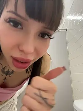 Babydolll - SPREAD ASS IN PANTY W OPEN DOOR IN WC