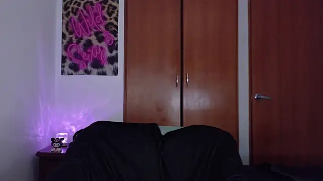 KittyJane - oil in feets q(≧▽≦q)