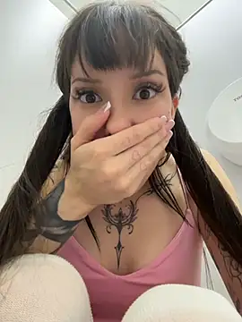 Babydolll - FLASH NUDE TITS NEAR URINAL IN PUBLIC🚽