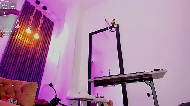 Mia_Dreaam - 5 squats + jump