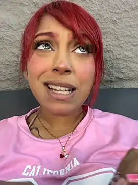 GiaRedd - today only public show Im in my days red