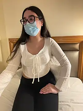 JAsMinE678 - Squirt + ride dildo in group show