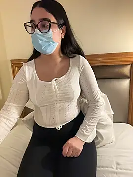 JAsMinE678 - Squirt + ride dildo in group show