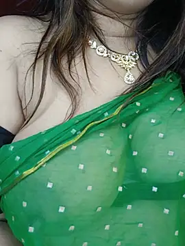 Aanshi22 - Oilling boobs