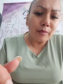 -Zoe-1 - HOT FINGERING RIGHT IN THE PUBLIC !!!