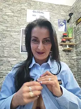ALEJANDRA__28 - spread pussy! need ur tongue🍬