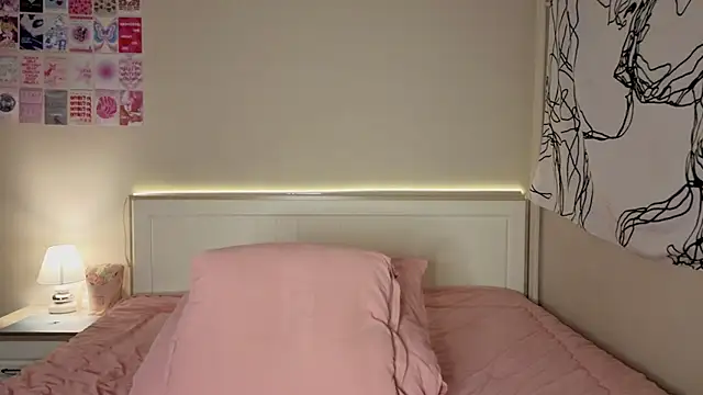 LisaSweetie - finger ass in doggy