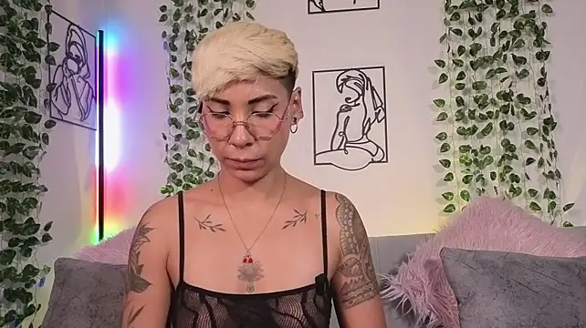 MiaMorgan_