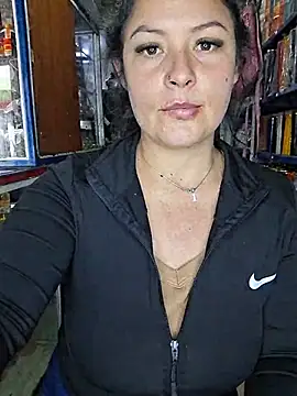 Isa_bella95 - Shows naked shop