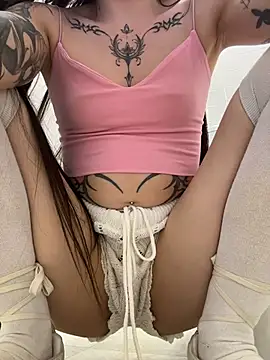 Babydolll - FLASH NUDE TITS NEAR URINAL IN PUBLIC🚽