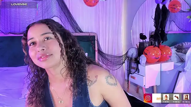 Ammy_nova - show ass + oil