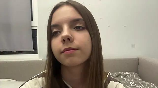LisaPorse - show feet + smile face