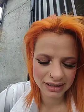 Cataleya_16 - Off Bra in bar public 🤫