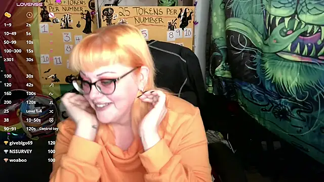 Kinky_Witch - Oil Ass & Spank 6x