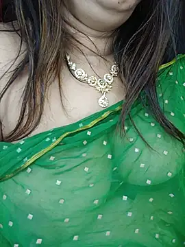 Aanshi22 - Oilling boobs