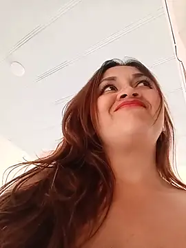 Alejandra_N - I masturbate near strangers