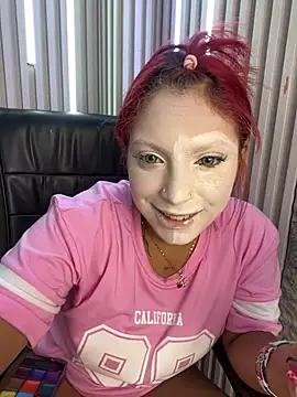GiaRedd - today only public show Im in my days red