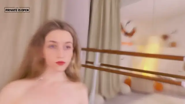 Vivienne_sexxxsirens - sandwich doggy pussy play