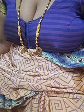 Tamil_Ammani - Boobs show😜😜😝🥰🔥🔥🔥