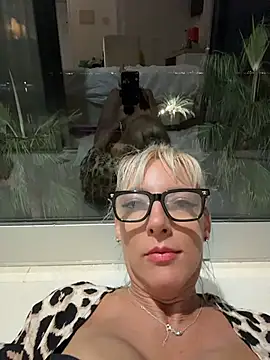 LaraLuxx - INSTANT SQUIRT ORGASM❣️🎉💦☔