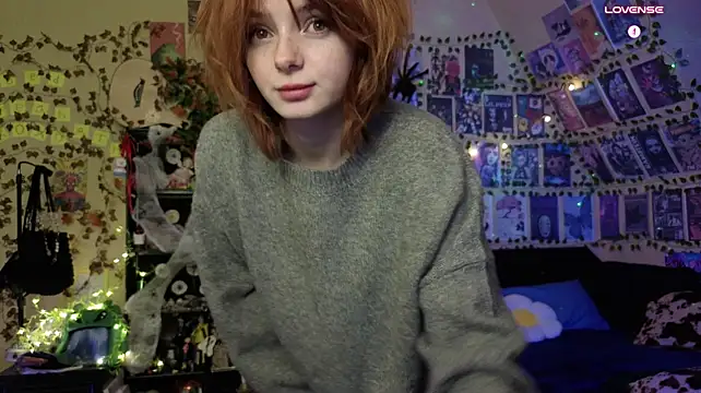 MeviCoral - Cute show boobs 🍒