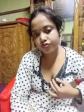 Meghla_Sk - Lip show