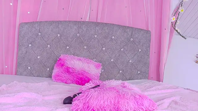 LilithSmiith - SPANKS IN THAT ASS
