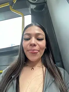 Alyshanon18 - BOOBS OUT 1MIN😱