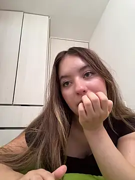 Sarah_milerr - At Goal: SHOW PUSSY