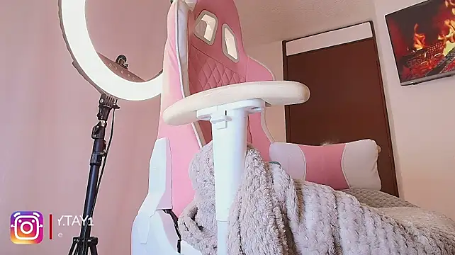 Lily_tay_ - control toy x 45 sec