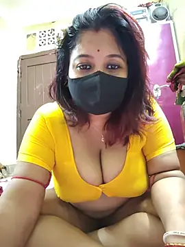 Curvy-Kamini