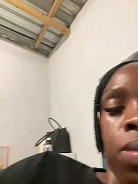 LuciousLips96 - Last tipper request anything