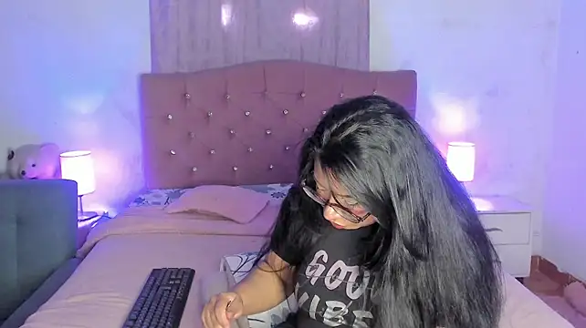 Latinabombsheell - OIL BOOBS AND BOUNCE
